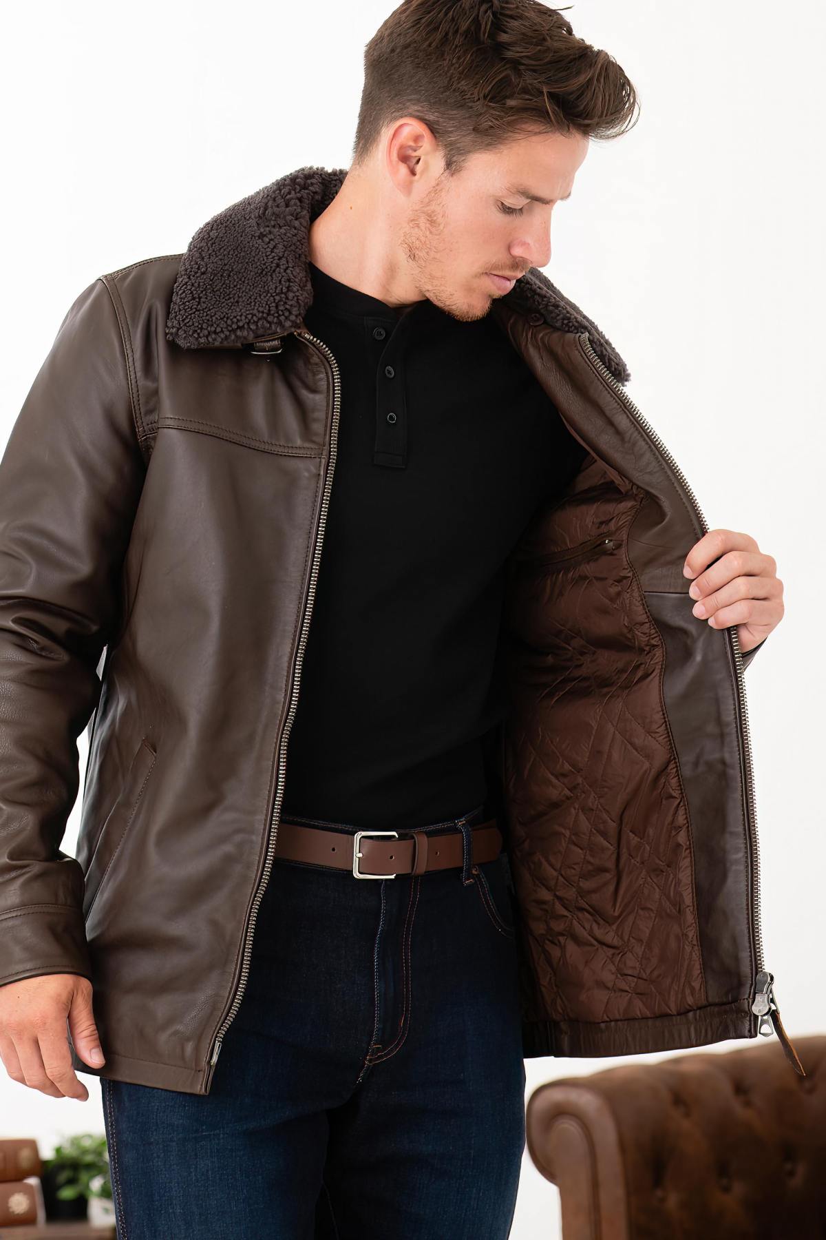 Brown cowhide aviator jacket by Schott, removable fur collar and zip. - Image n°10