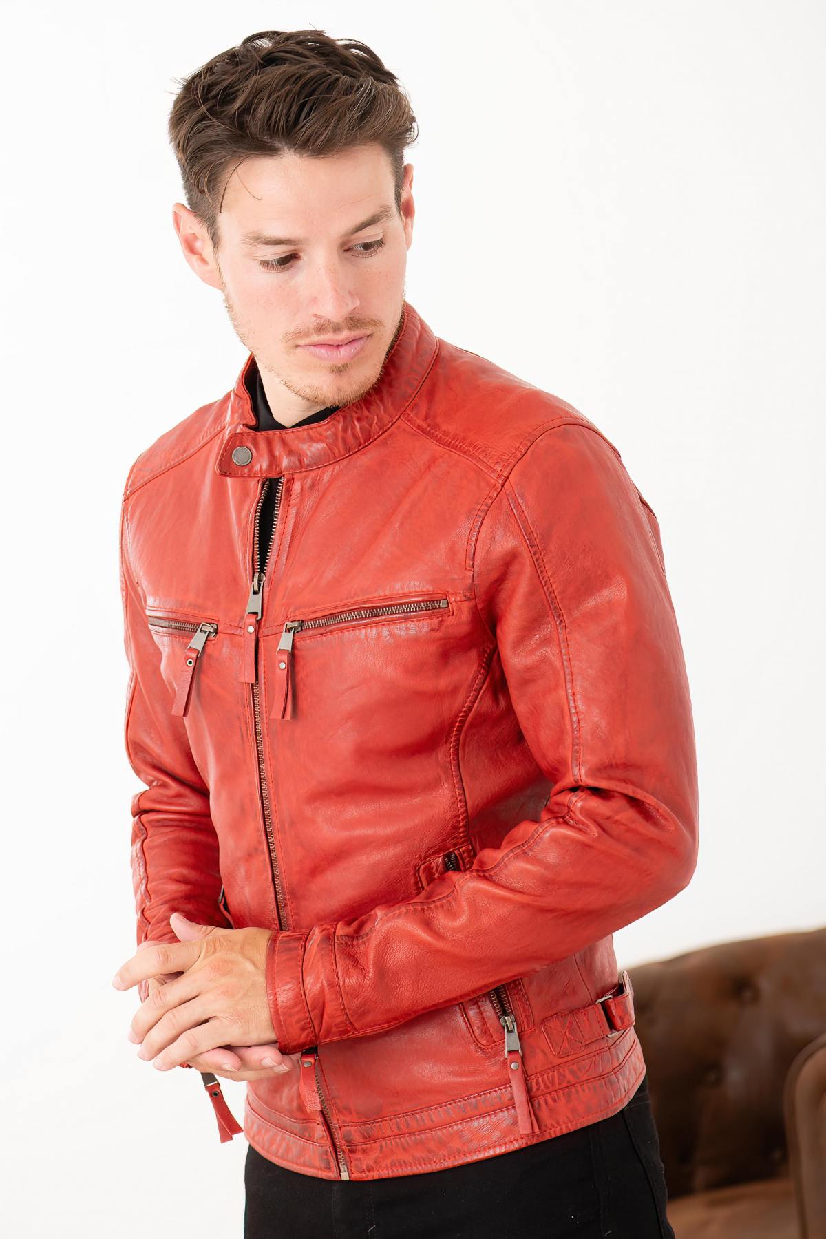 Red sheepskin jacket, skinny cut, motard edge-perfect year-round wear. - Image n°4