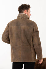 Sand-hued shearling with an aged finish. Soft, warm, and timeless. - Image n°5