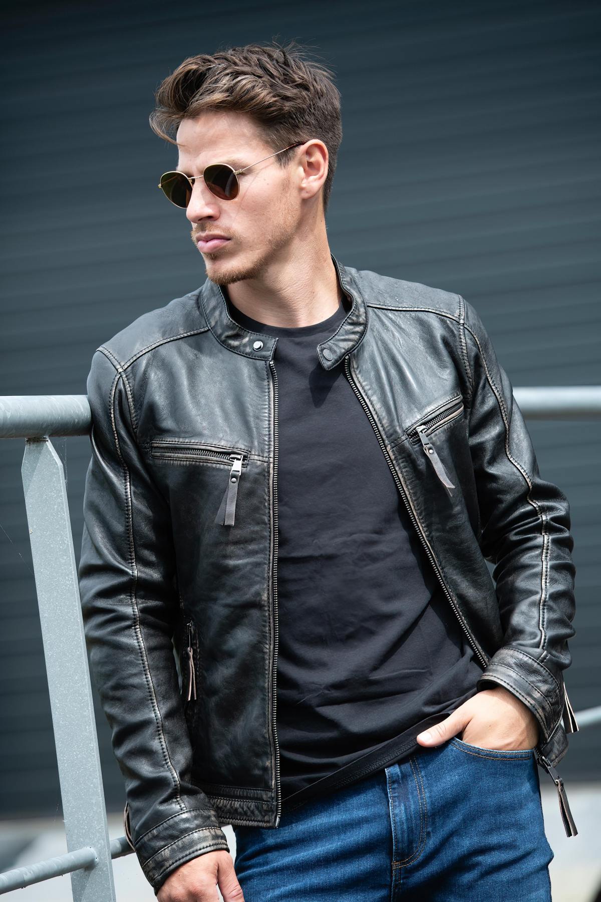 Aged-black sheep leather jacket. Slim fit, zipped pockets and cuffs. - Image n°8