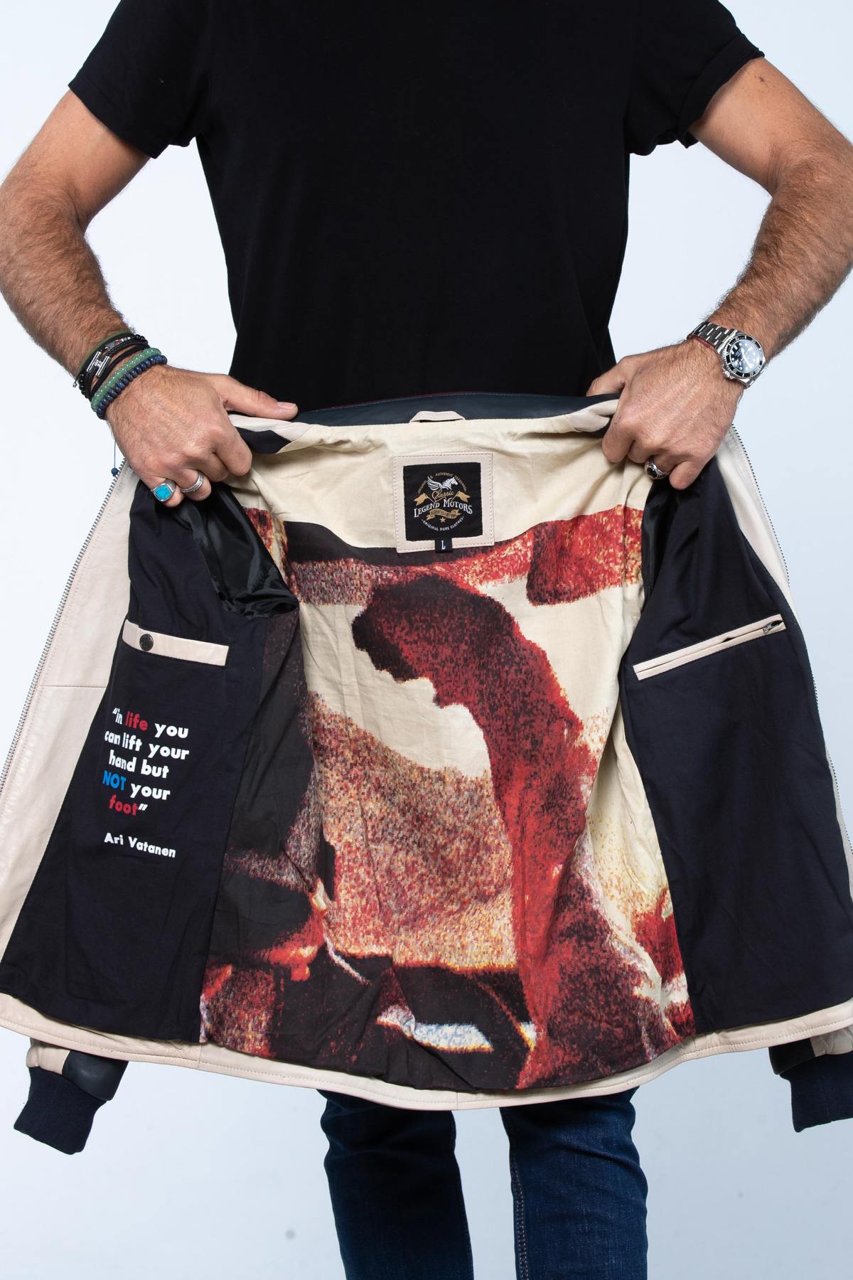 Ari Vatanen's 1988 Pikes Peak legacy in ecru sheepskin. Timeless racing spirit. - Image n°4