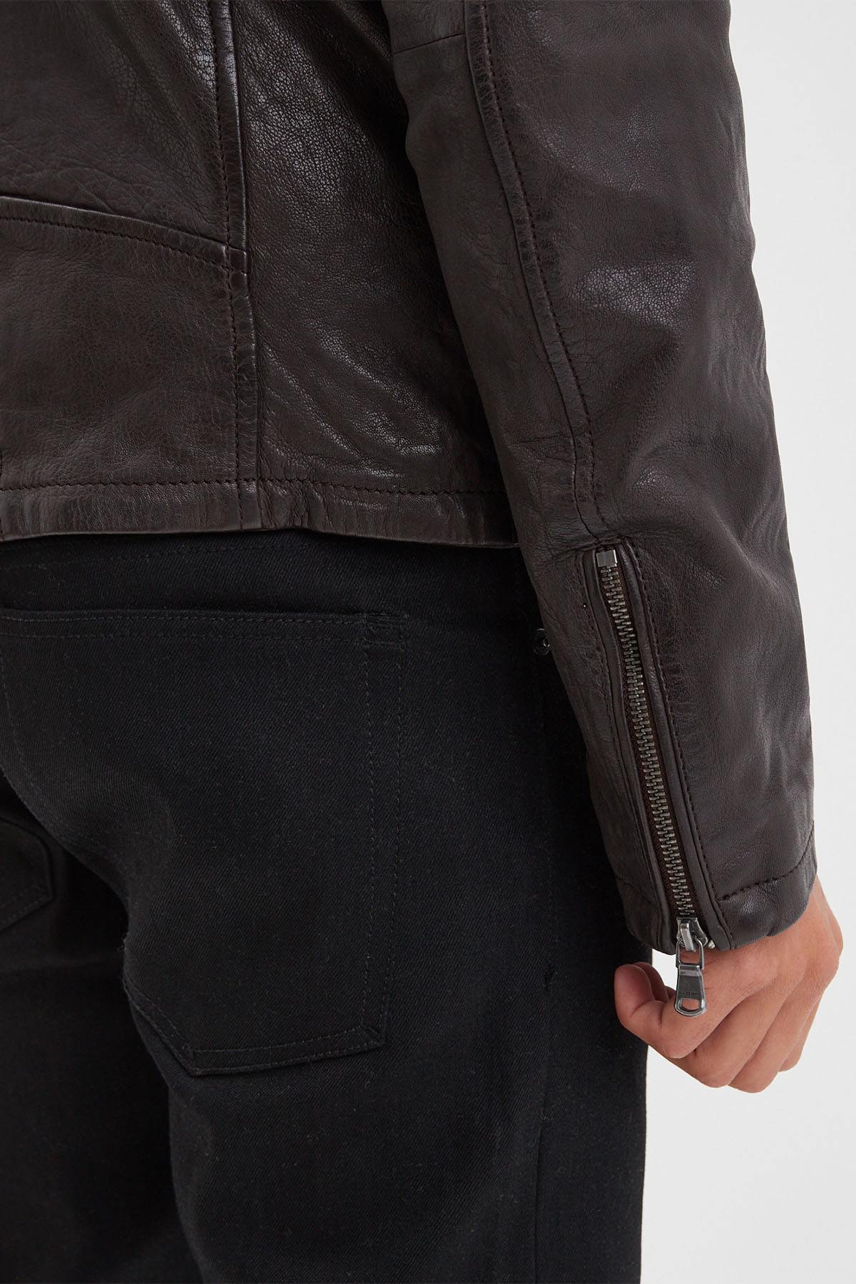 Supple lambskin, dark brown, vegetable-tanned. Zip-front biker jacket. - Image n°7