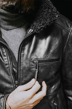 Aged black sheepskin aviator jacket with removable collar. - Image n°5
