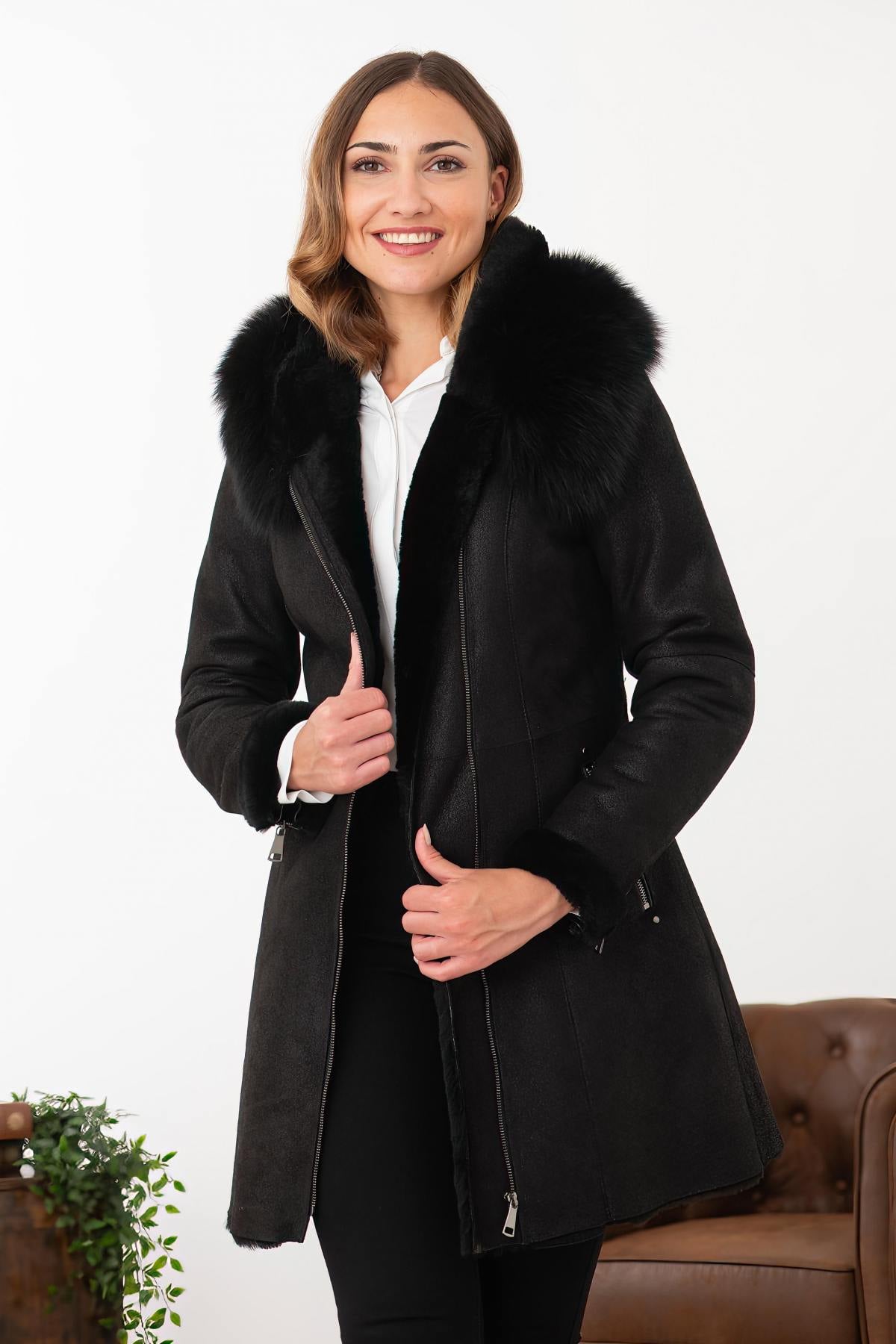 3/4 merino shearling coat with fox-fur-trimmed hood and nubuck finish. - Image n°4