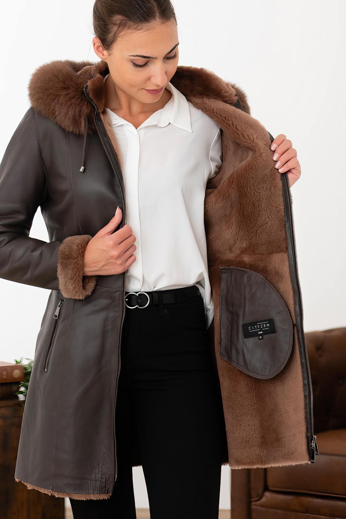 Chocolate lambskin jacket with silky nappa finish and fox-fur hood. - Image n°5