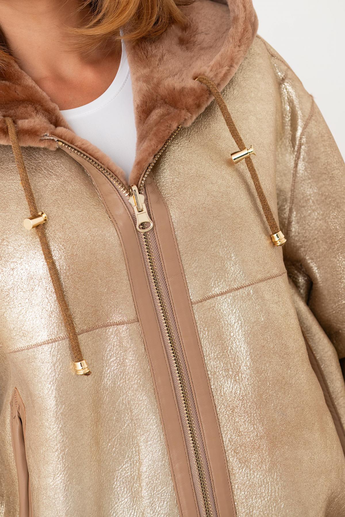 Reversible taupe and gold shearling jacket for autumn-winter warmth. - Image n°10