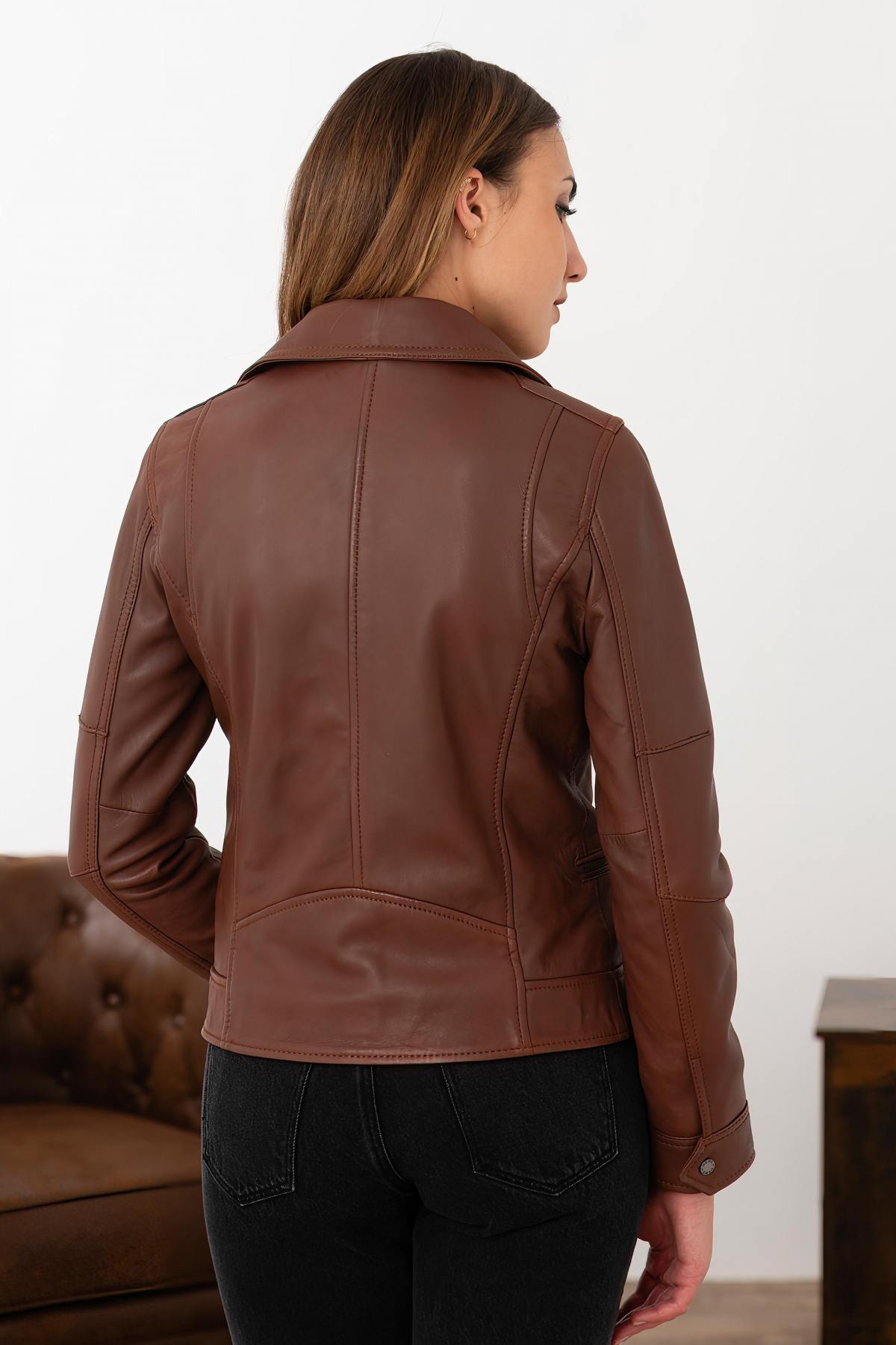 Oakwood's cognac shearling leather jacket, slim and fur-free. - Image n°6