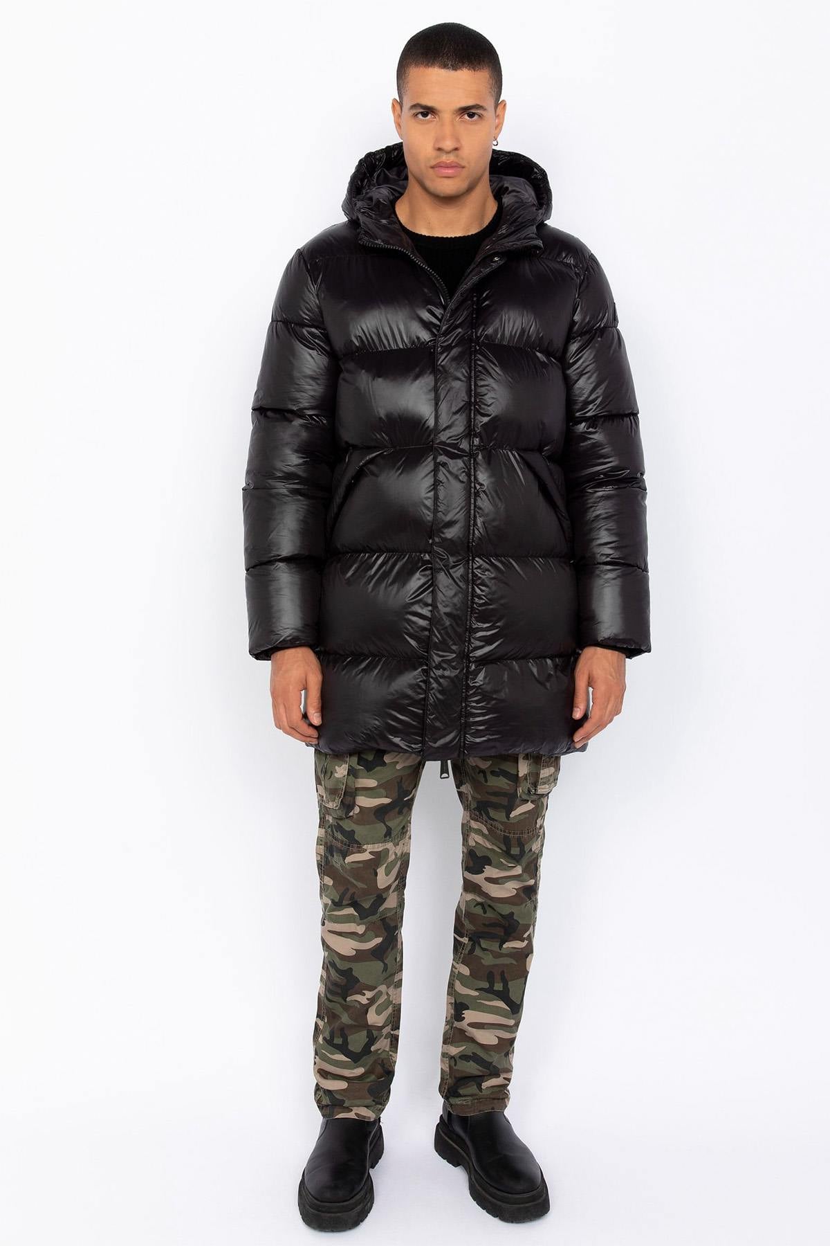 Black long quilted down jacket with hood - Image n°5