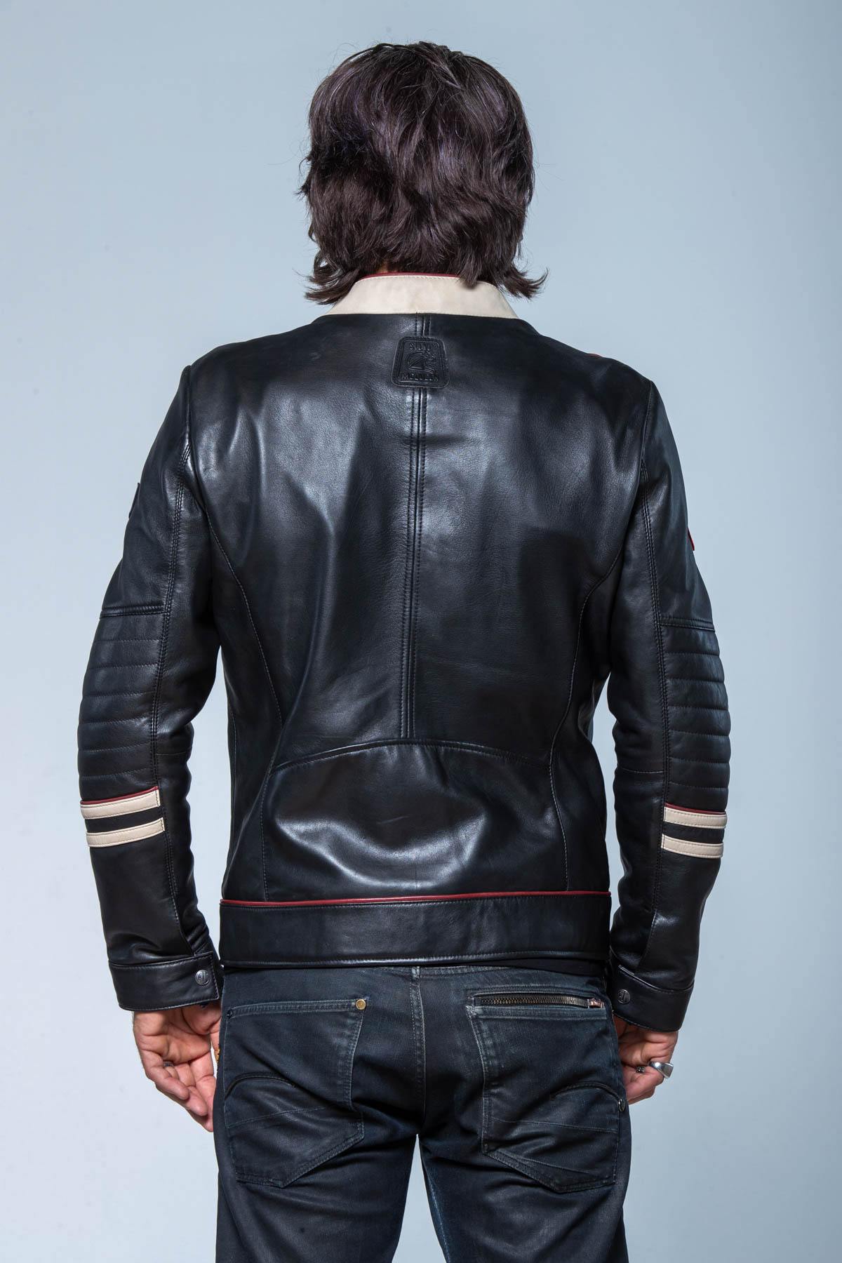 Vintage black sheepskin jacket, patinated finish. Timeless, adaptable. - Image n°3