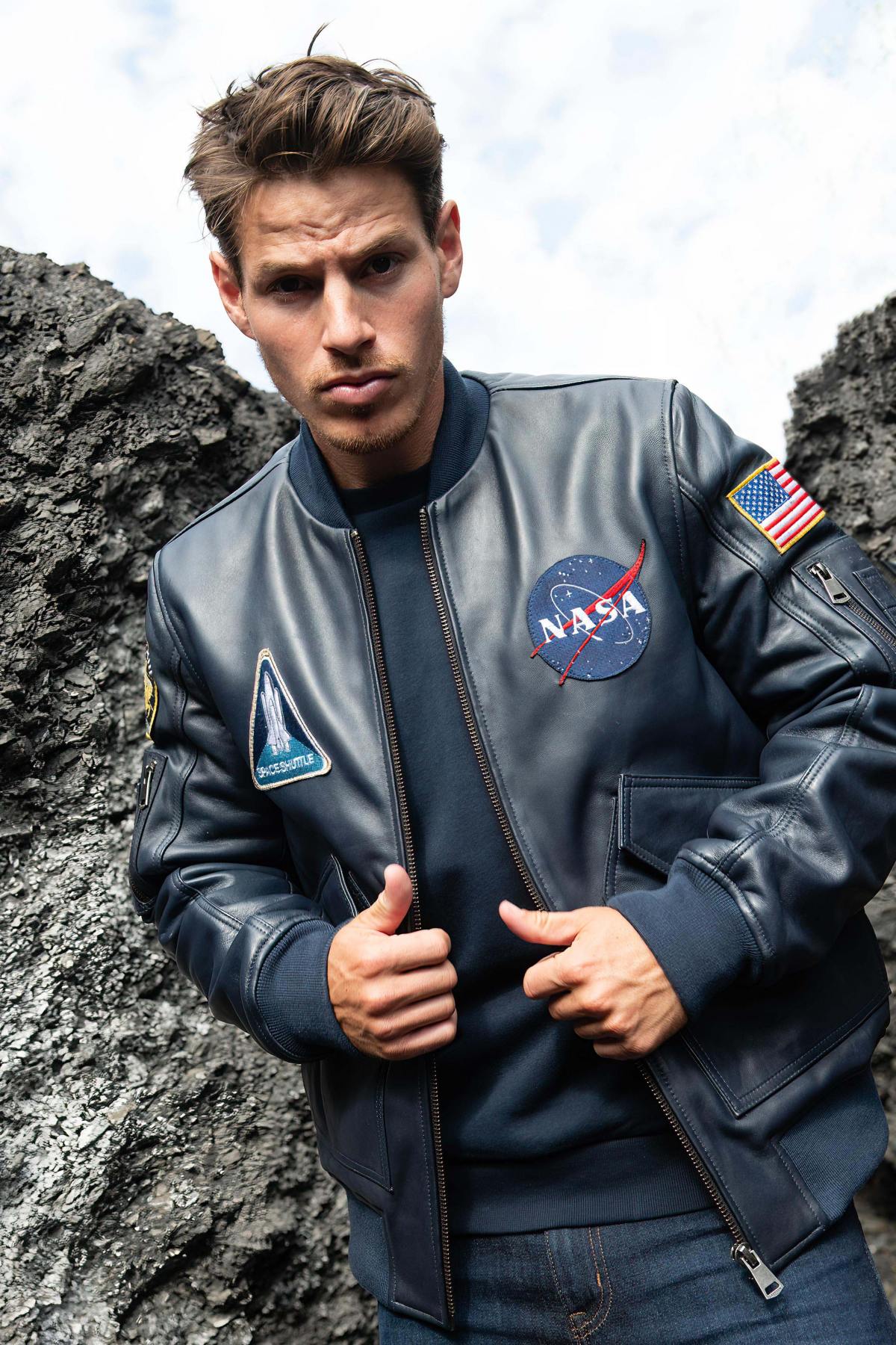 Limited-edition navy sheepskin jacket inspired by Apollo 13's legacy. - Image n°1