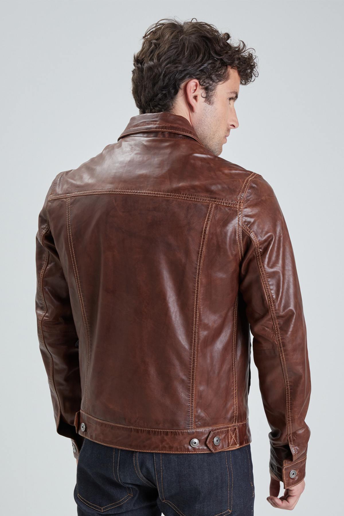 Sturdy brown leather shirt-collar jacket - Image n°3