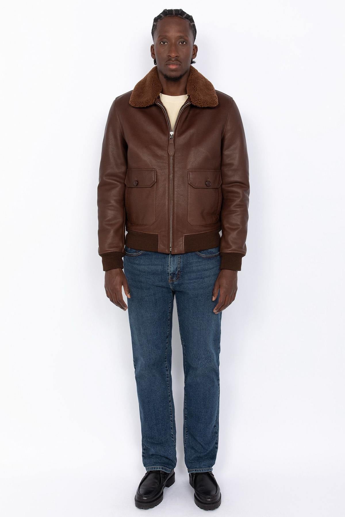 Schott's brown cowhide aviator jacket: removable collar, zip closure. - Image n°2