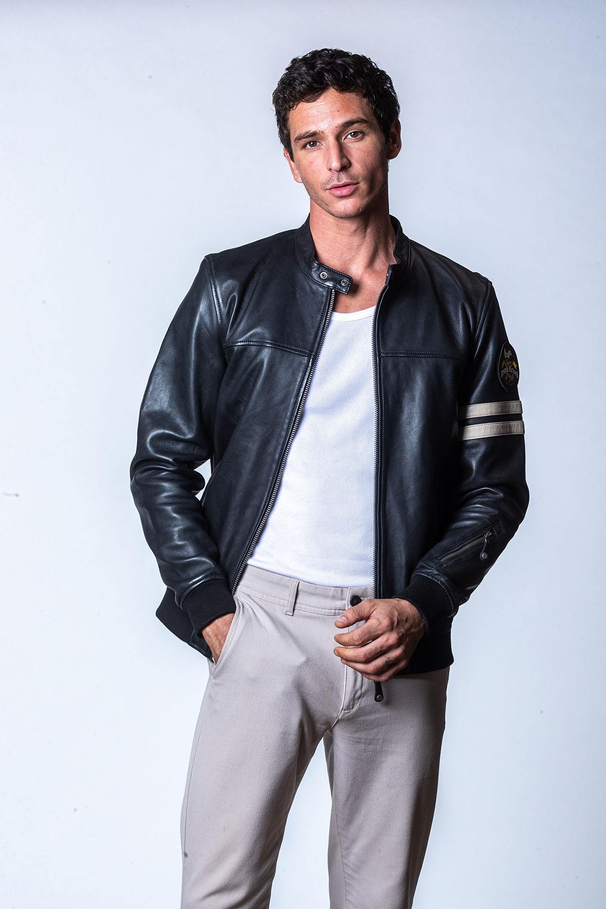 Black sheep leather jacket, regular fit, soft and timelessly stylish. - Image n°3