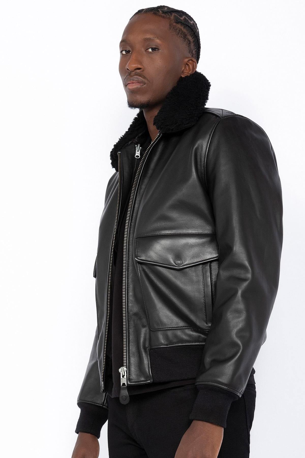 Schott's thick cowhide aviator jacket with removable shearling collar. - Image n°12