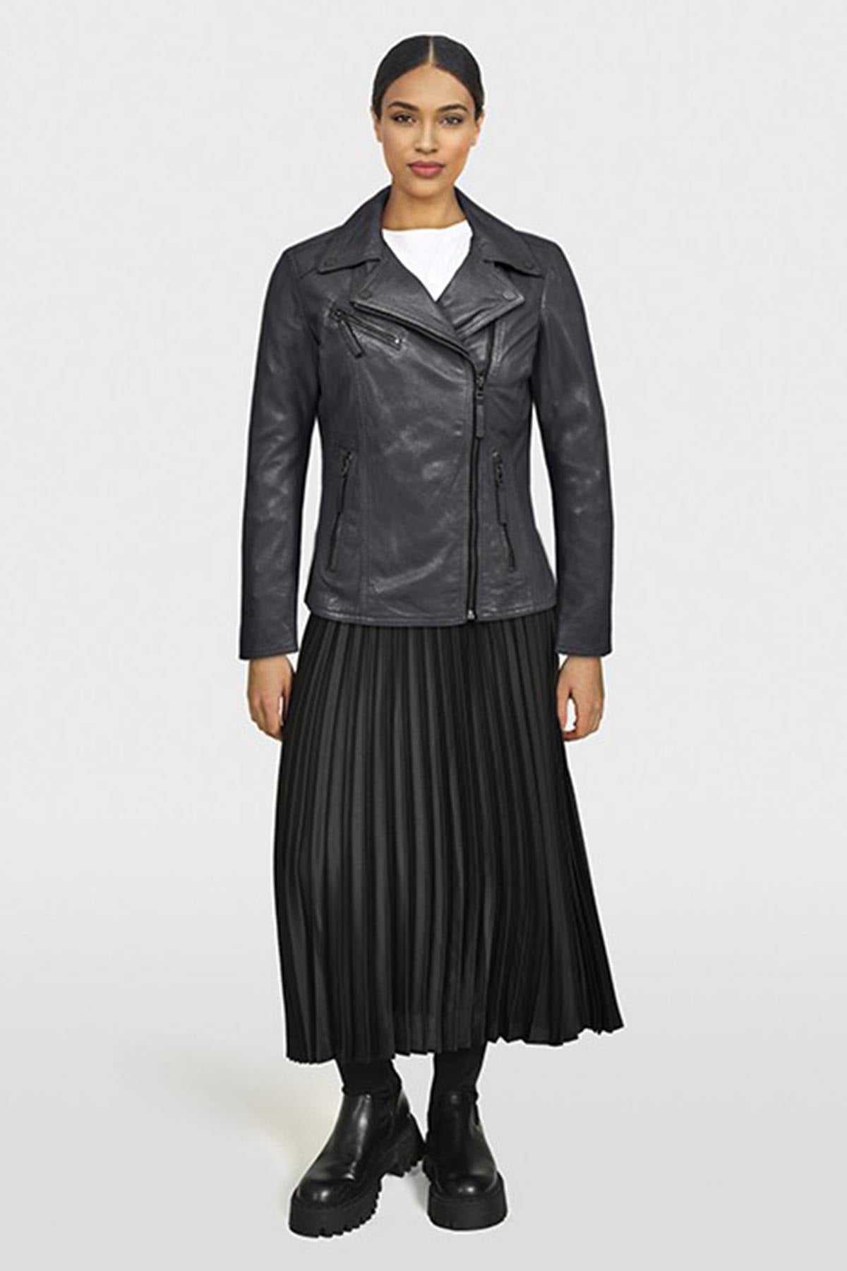 Soft black sheepskin leather jacket with a slim, perfecto fit. - Image n°5