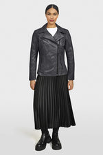 Soft black sheepskin leather jacket with a slim, perfecto fit. - Image n°5
