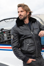 Limited dark navy lambskin aviator. Detachable fur collar. - Image n°10