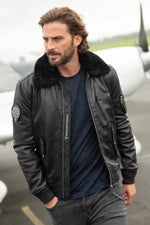 Limited dark navy lambskin aviator. Detachable fur collar. - Image n°2