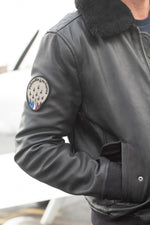Limited dark navy lambskin aviator. Detachable fur collar. - Image n°11