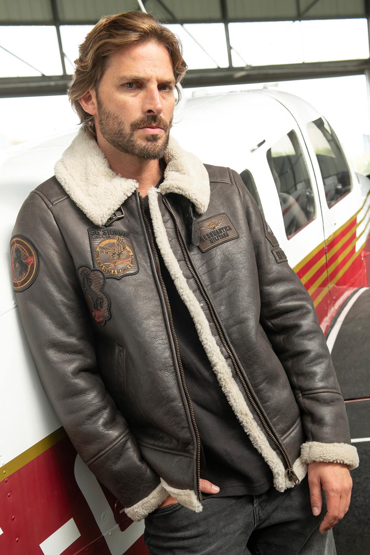 Italian anthracite shearling bomber, wool-lined for winter warmth. - Image n°1
