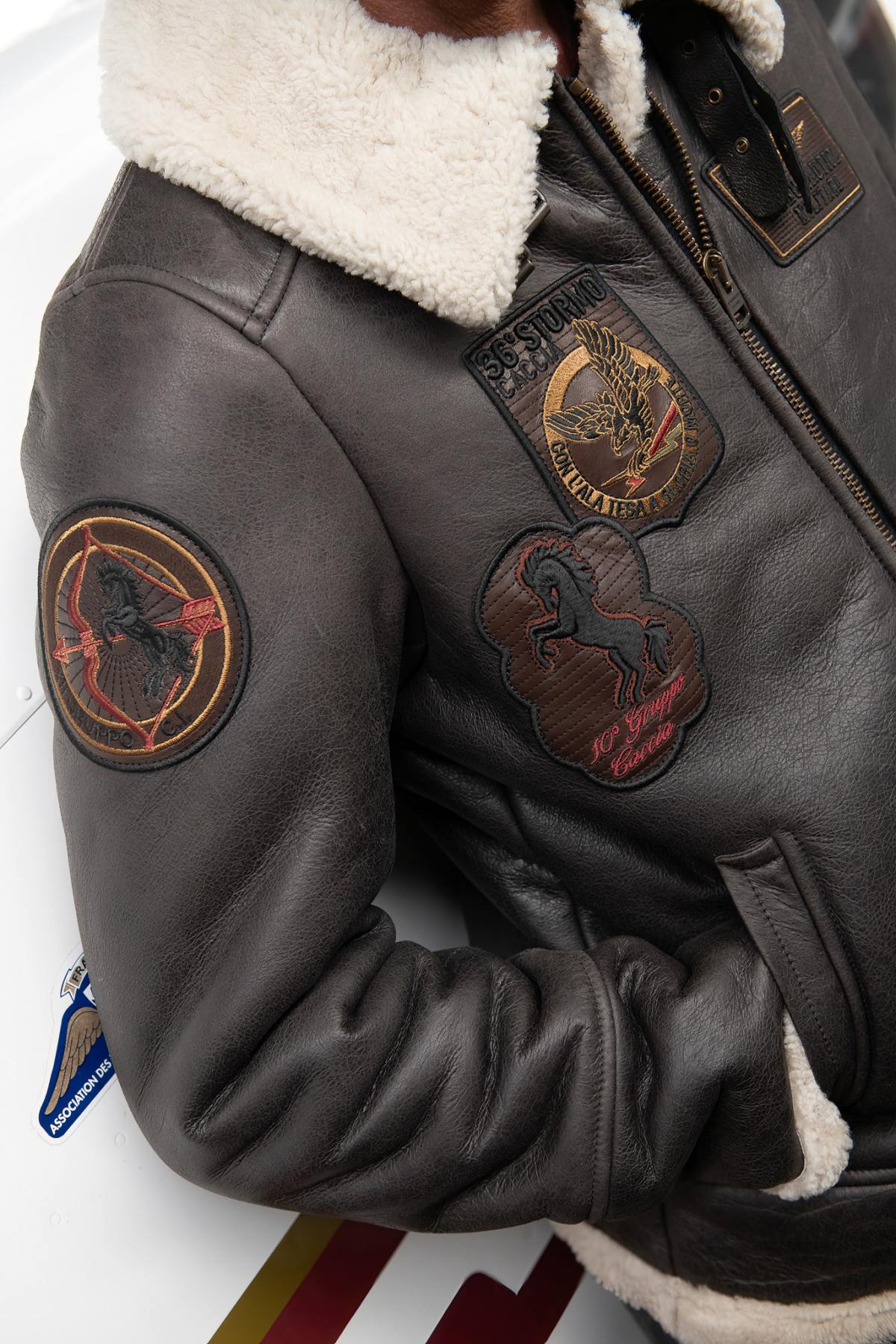 Italian anthracite shearling bomber, wool-lined for winter warmth. - Image n°3