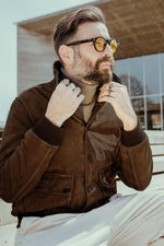 Aged whisky goatskin suede, burnt for a dark, lustrous finish. Tri-season versatility with removable lining. - Image n°8