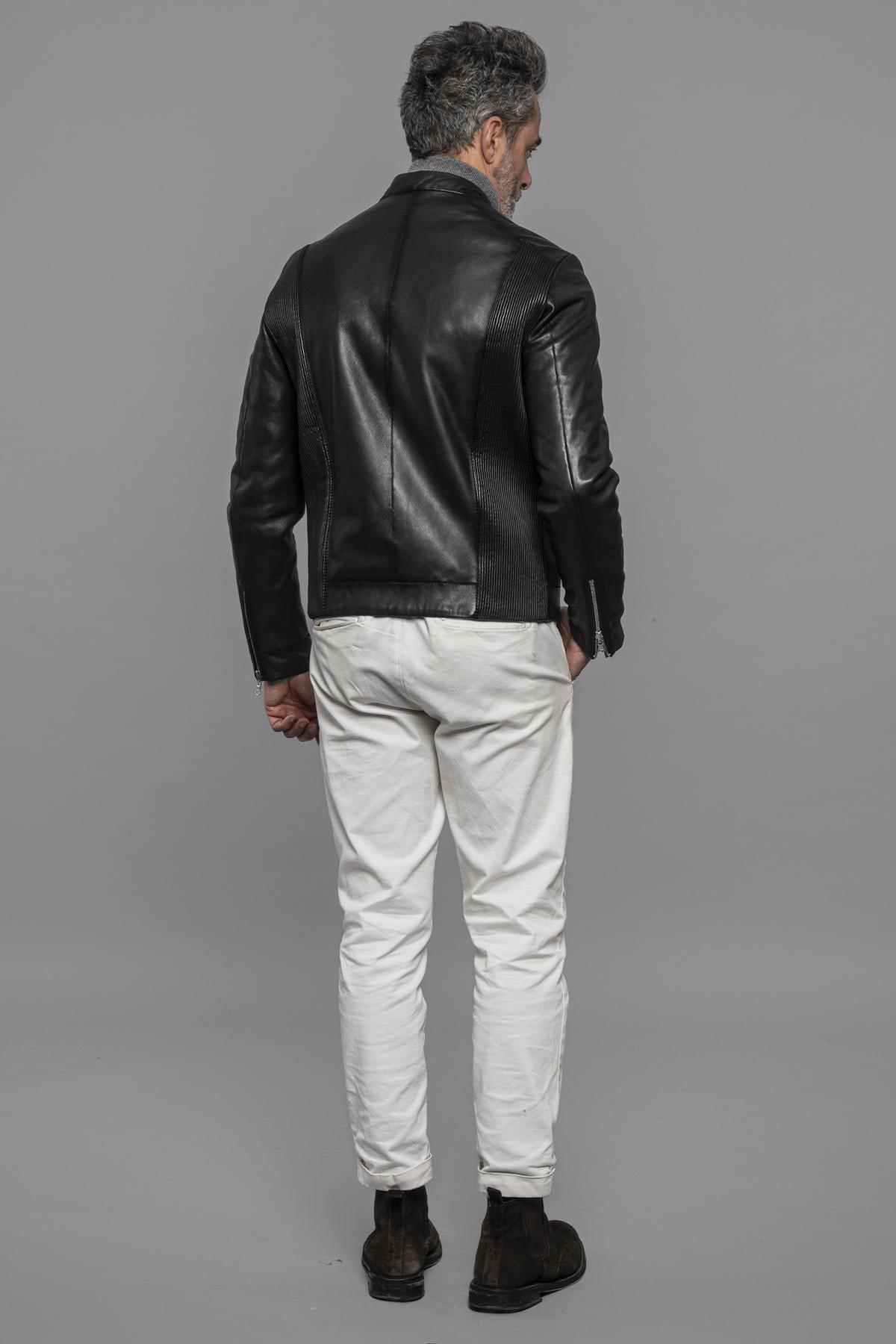 Reversible lambskin jacket: biker style or quilted warmth in one. - Image n°5