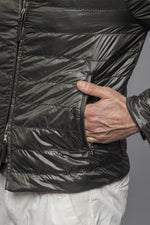 Reversible lambskin jacket: biker style or quilted warmth in one. - Image n°11