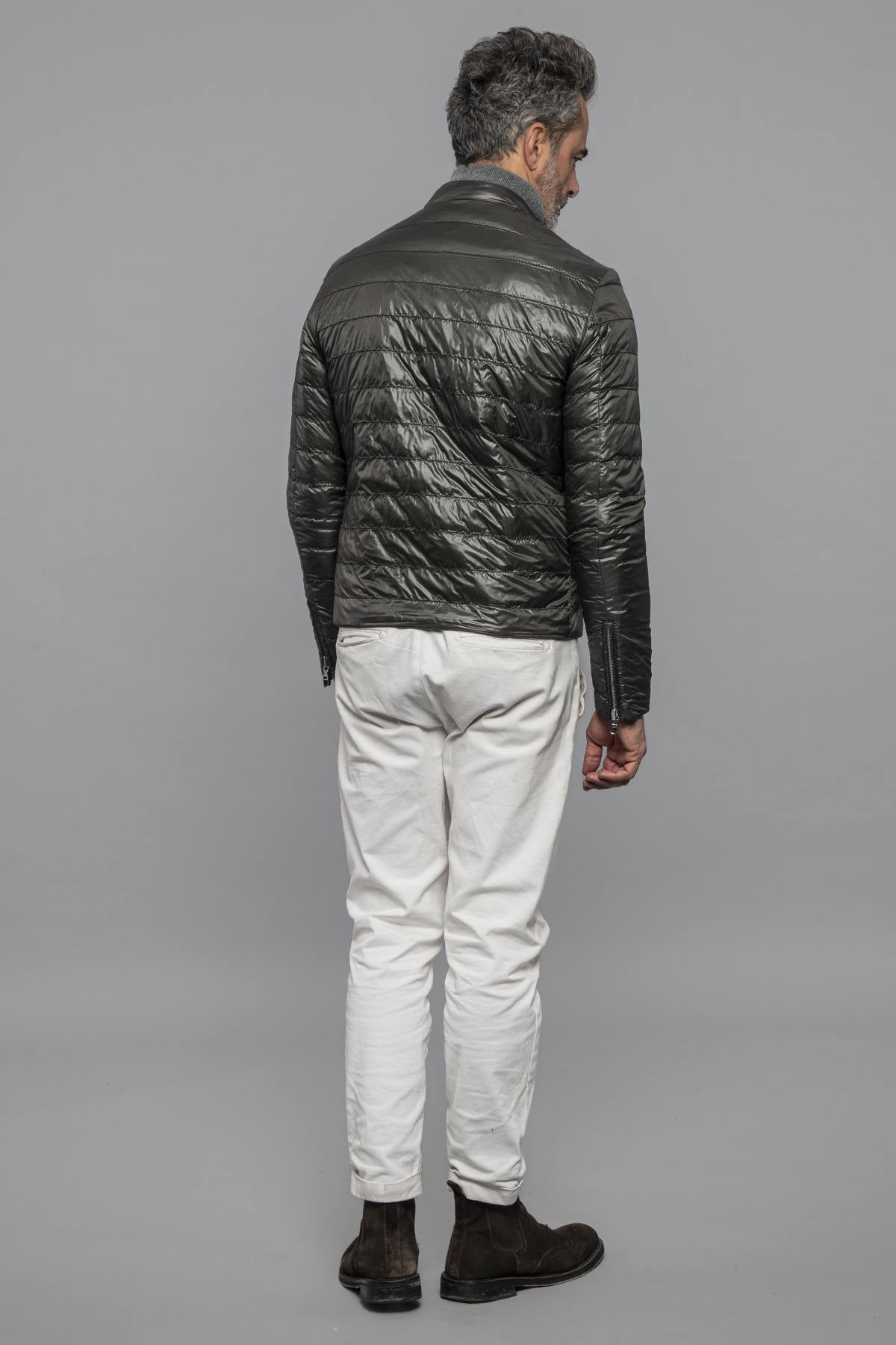 Reversible lambskin jacket: biker style or quilted warmth in one. - Image n°6