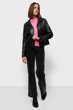 The Lexia Noir 501: a black sheep leather jacket with a relaxed fit. - Image n°4
