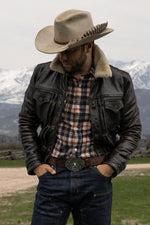 Buffalo leather trucker jacket with rapid patina for vintage charm. - Image n°5