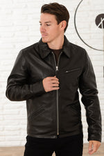 Schott's LC9521D: a refined black cowhide jacket for effortless style. - Image n°8