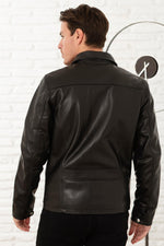 Schott's LC9521D: a refined black cowhide jacket for effortless style. - Image n°2