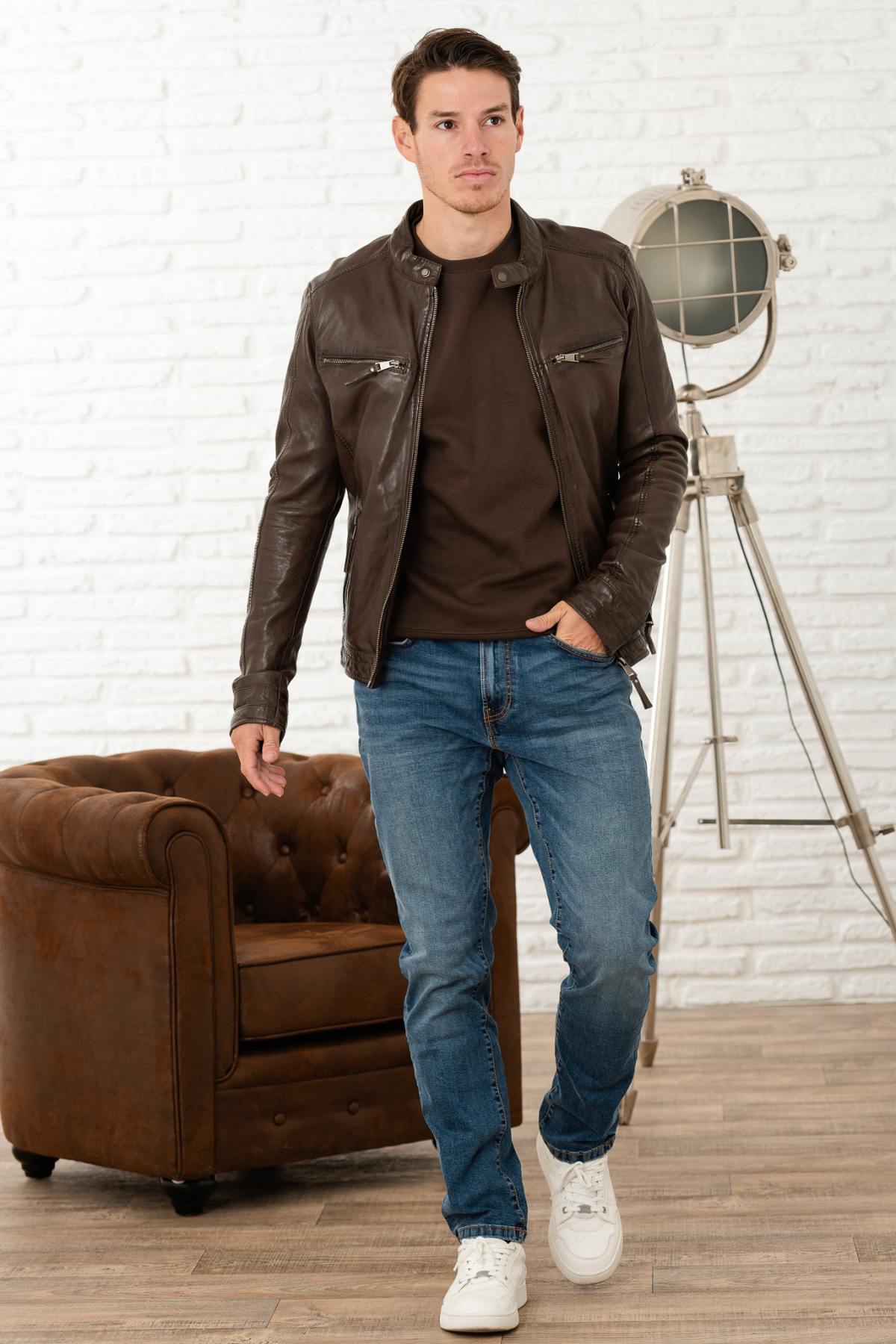 Rich brown sheepskin jacket, skinny fit. Sharp, timeless and casual. - Image n°6