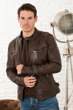 Rich brown sheepskin jacket, skinny fit. Sharp, timeless and casual. - Image n°1