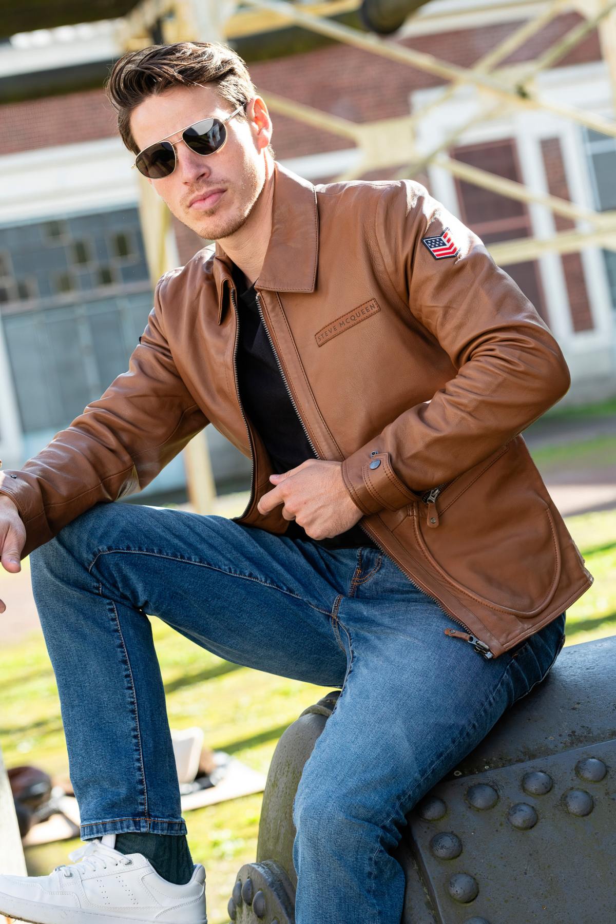Lightweight tobacco sheepskin jacket, inspired by Steve McQueen. - Image n°1