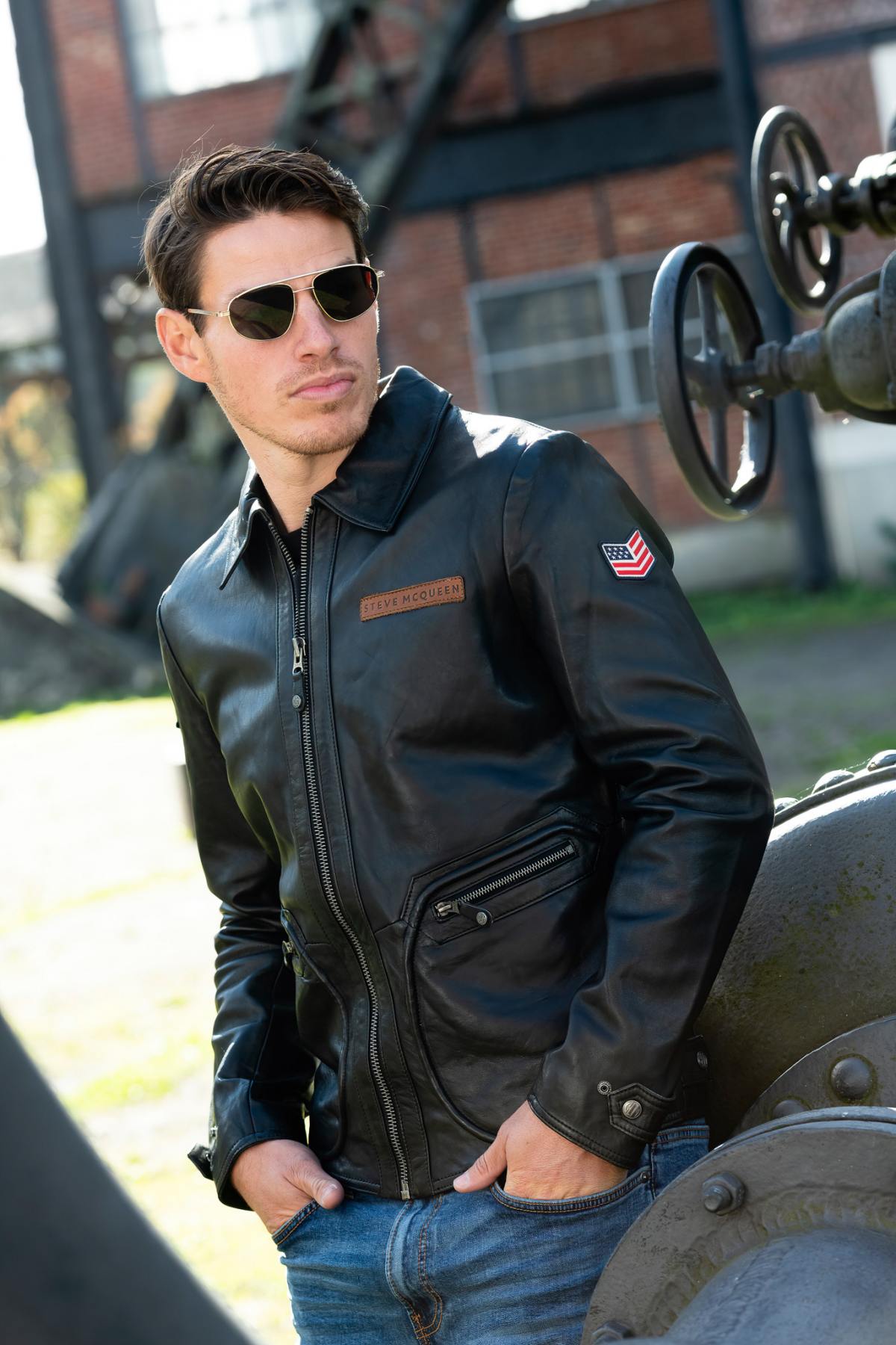 Steve McQueen's black sheep leather jacket-timeless and rugged. - Image n°3