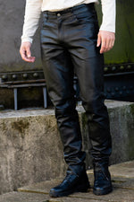 Men's black leather trousers - Image n°1