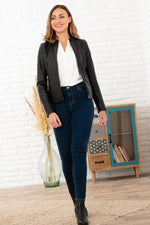 Slimfit black sheepskin jacket with a round collar. Refined and soft. - Image n°2