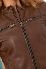 Slim-fit tobacco shearling leather jacket, timeless and elegant. - Image n°3
