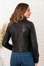 RUBYA NOIR 501: fine black sheep leather by Oakwood. Soft and bold. - Image n°5