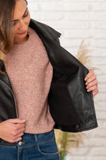 Oakwood's KITTY NOIR 501: a slim, lightweight black lambskin jacket. - Image n°7