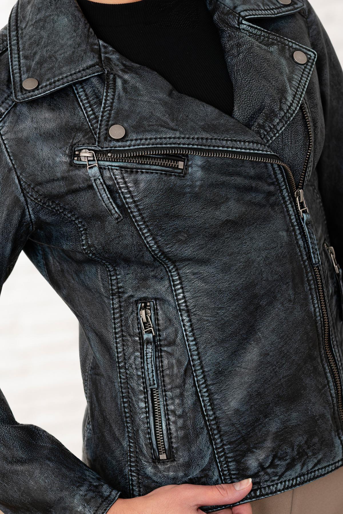 Denim-blue sheepskin perfecto with a slim, rock-inspired cut. - Image n°3