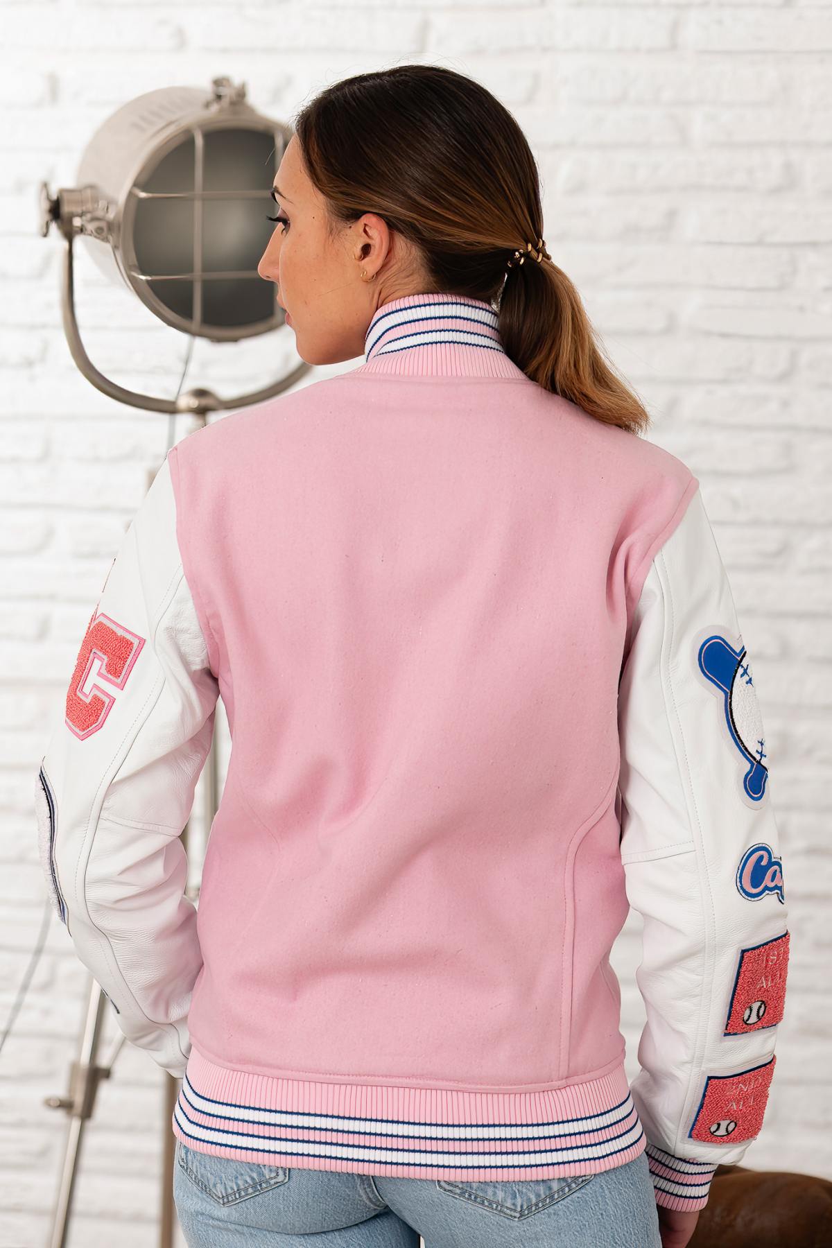 Oversized varsity jacket in rose bi-material-bold and sporty. - Image n°6