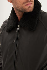 Daytona's black cowhide aviator jacket. Fur collar, timeless design. - Image n°3