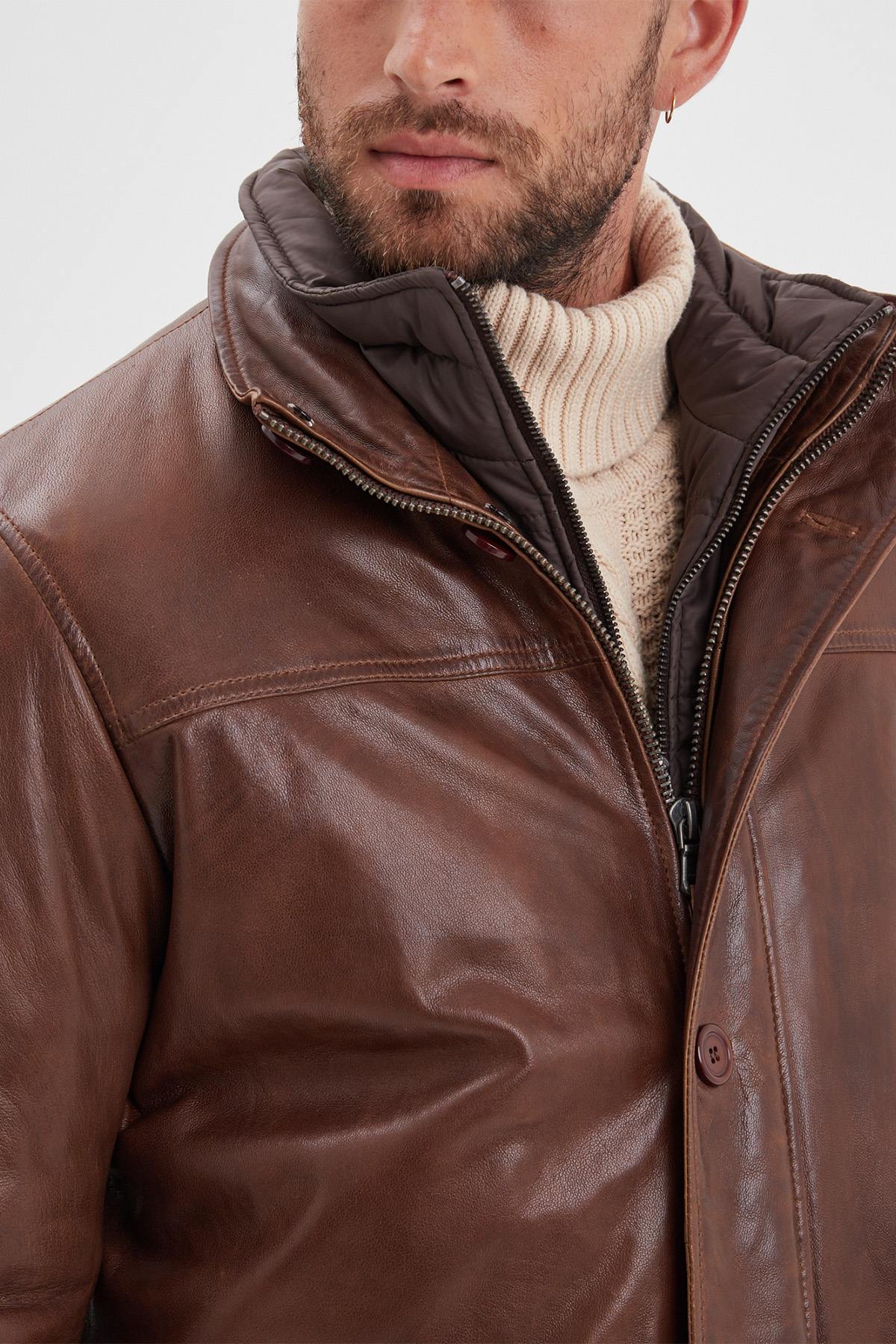 Mid-length bison-colored leather jacket with quilted facing - Image n°5