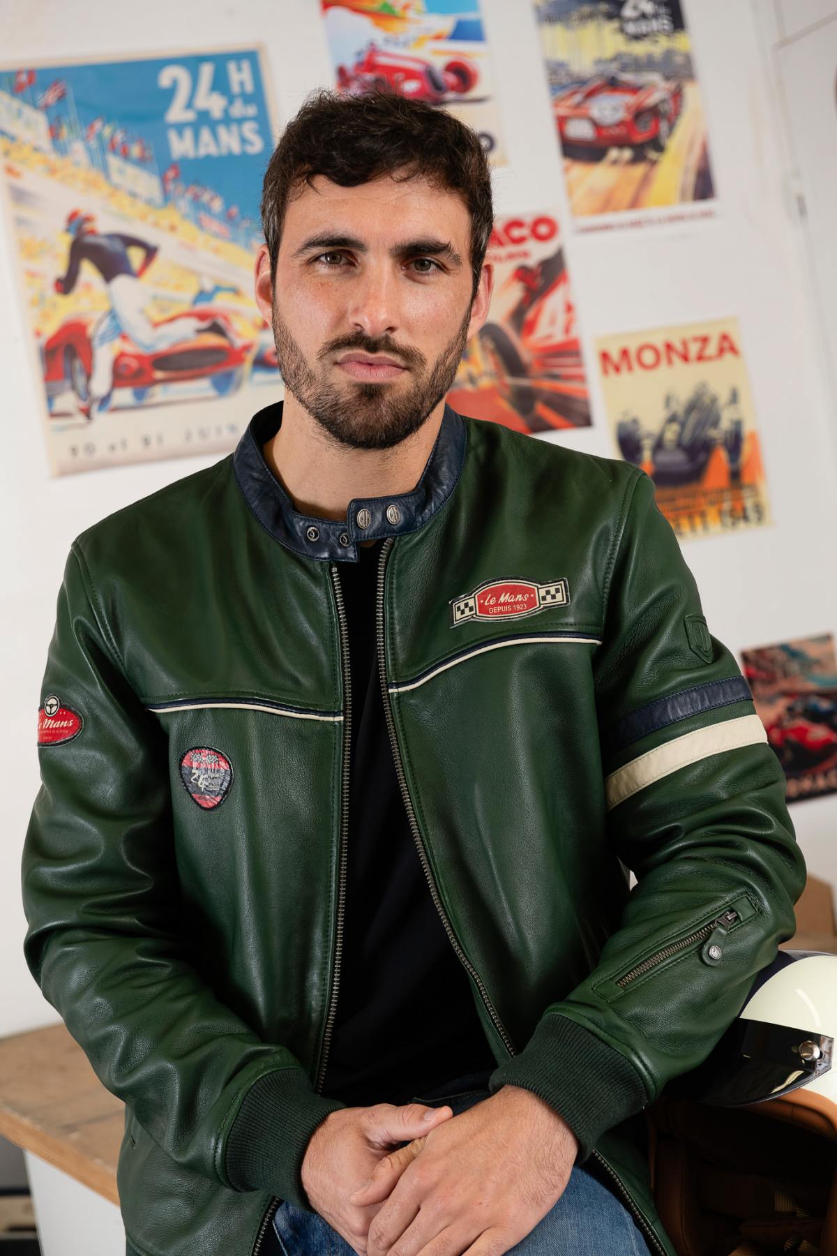 Le Mans-inspired sheep leather jacket in Crown Green/Navy. - Image n°6