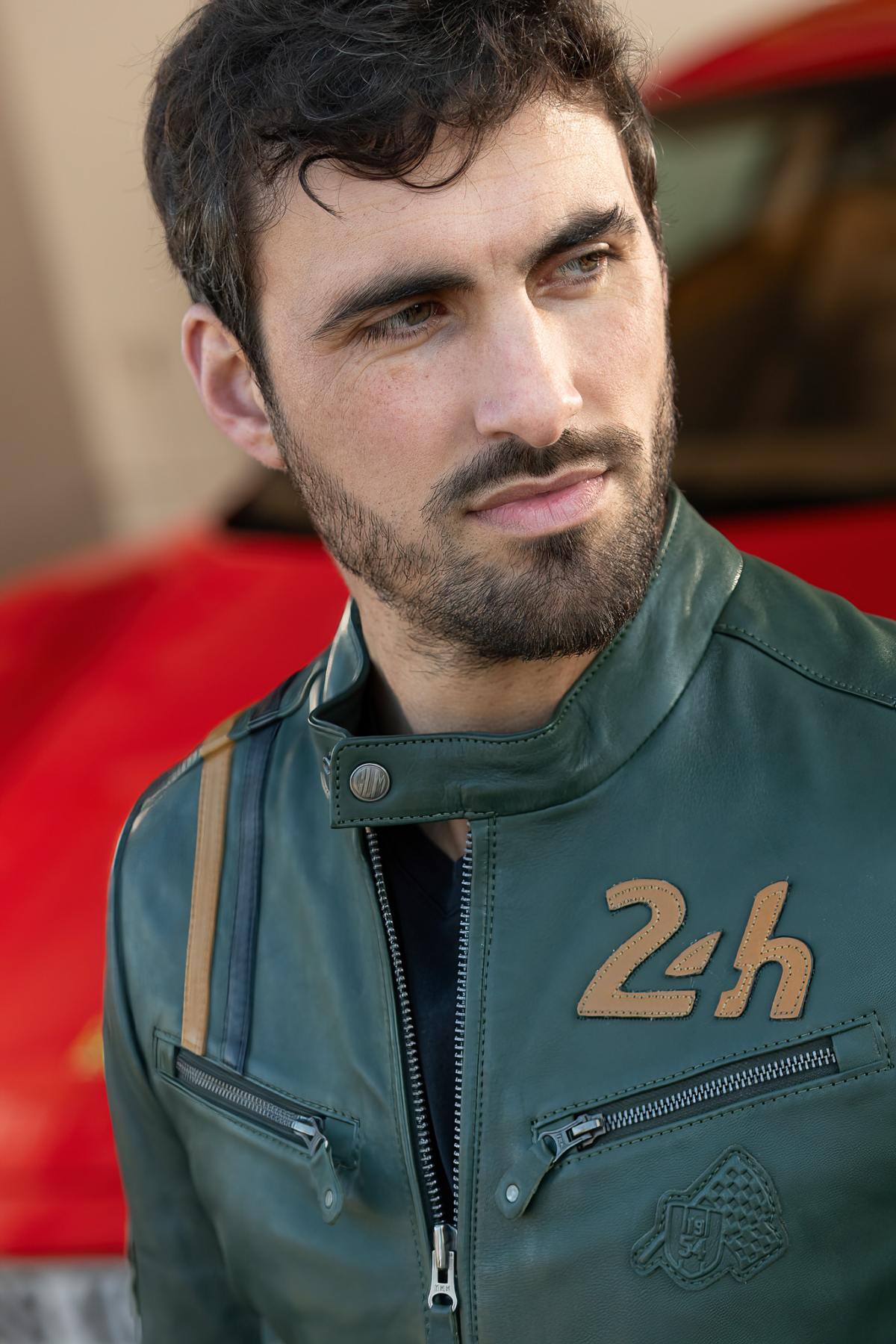 Green sheepskin jacket: Le Mans heritage meets timeless biker style. - Image n°6