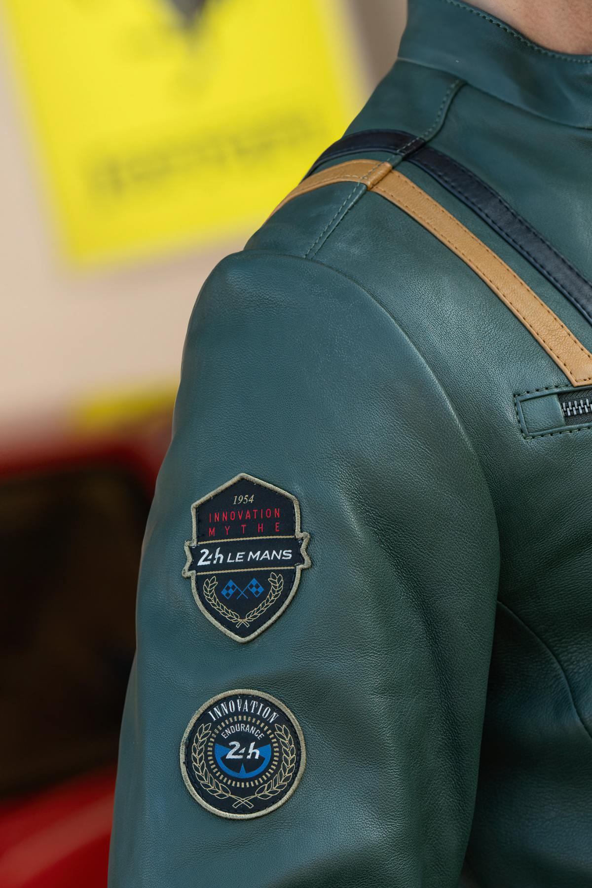 Green sheepskin jacket: Le Mans heritage meets timeless biker style. - Image n°4
