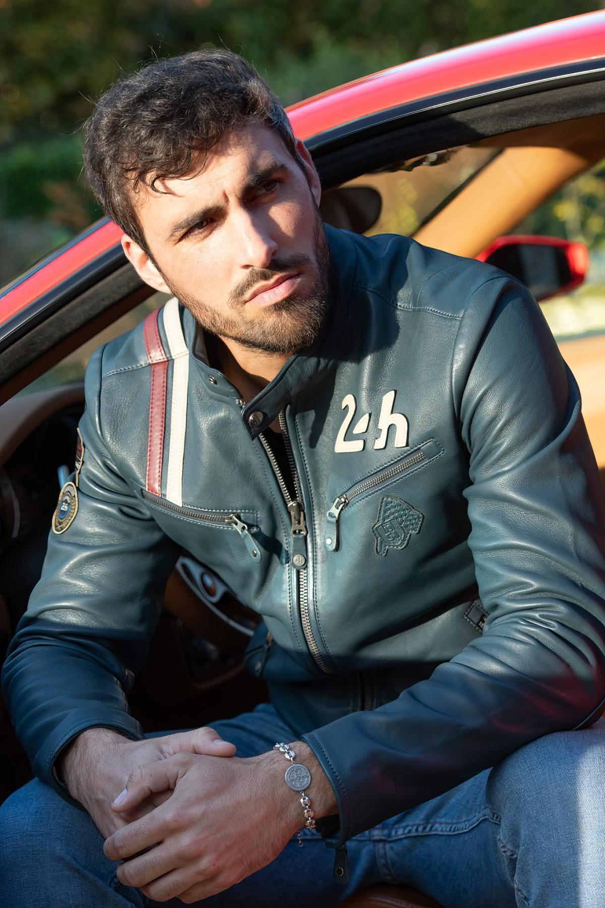 Royal blue sheepskin jacket, regular fit, perfect for all seasons. - Image n°7
